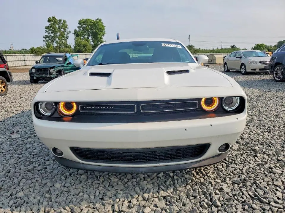 2016 DODGE CHALLENGER SXT  