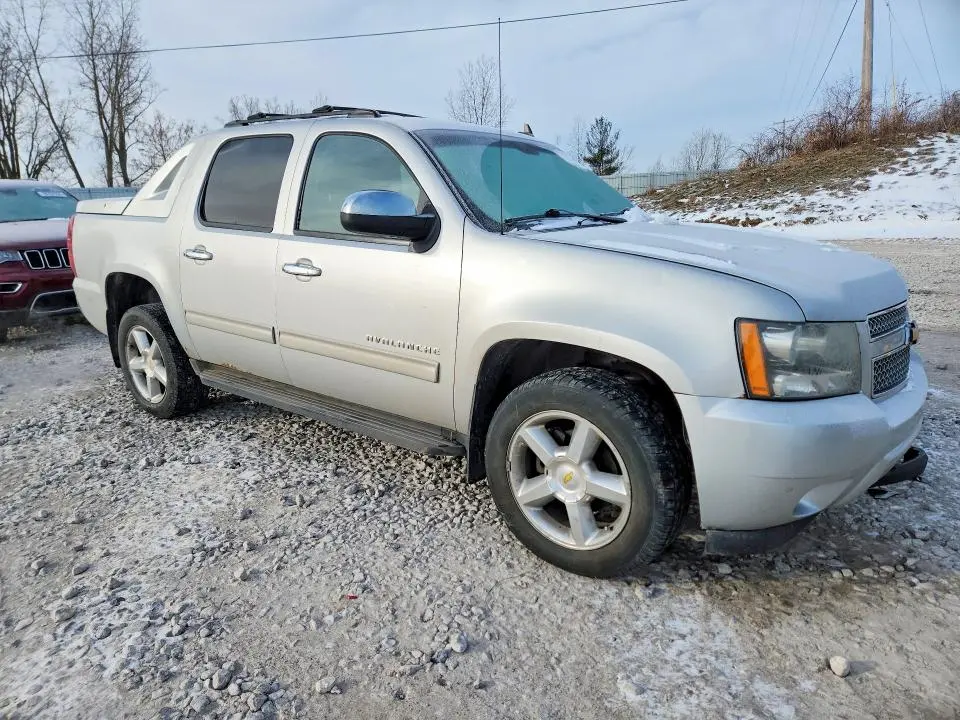 2011 CHEVROLET AVALANCHE LS  
