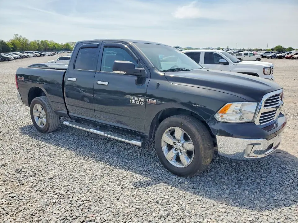 2016 RAM 1500 SLT  