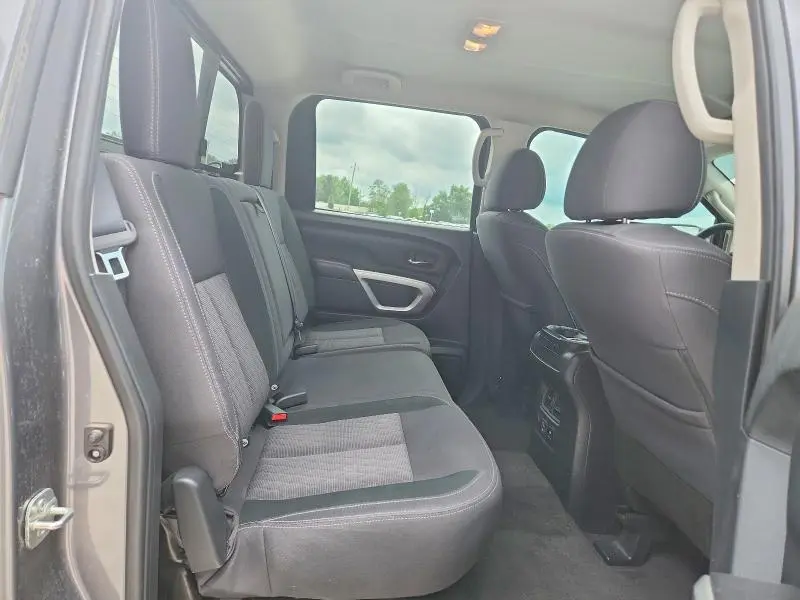 2021 NISSAN TITAN SV  