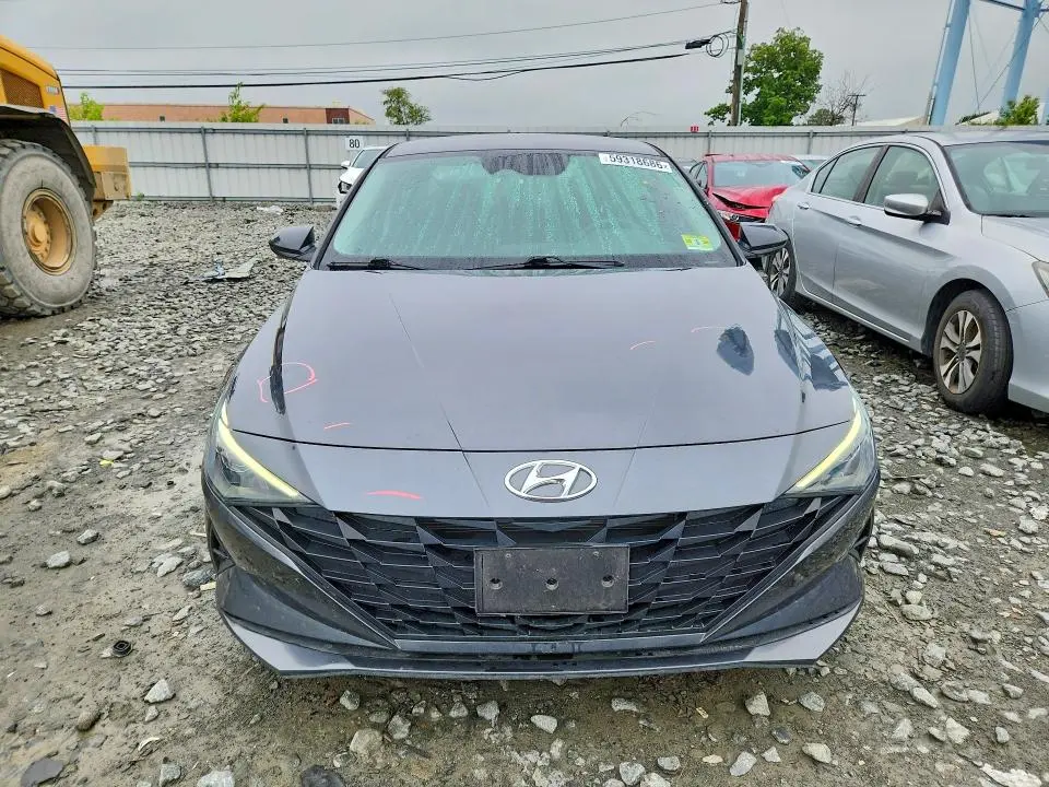 2021 HYUNDAI ELANTRA SE  
