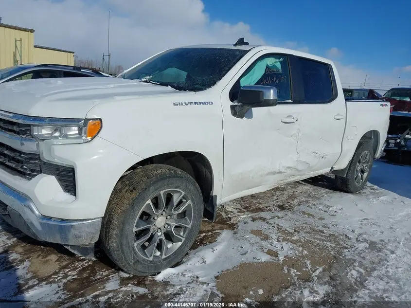 2023 CHEVROLET SILVERADO 1500 4WD  SHORT BED LT WITH 2FL