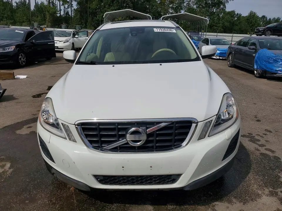 2011 VOLVO XC60 3.2  