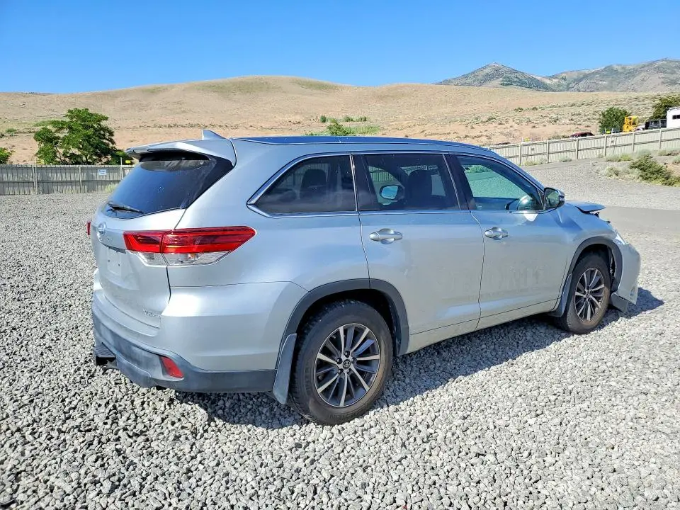 2018 TOYOTA HIGHLANDER XLE  