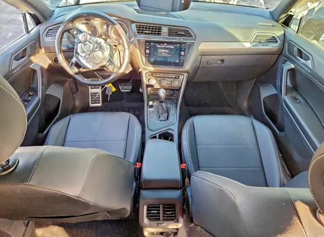 2021 VOLKSWAGEN TIGUAN SE  