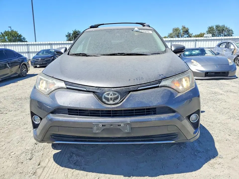 2018 TOYOTA RAV4 XLE  
