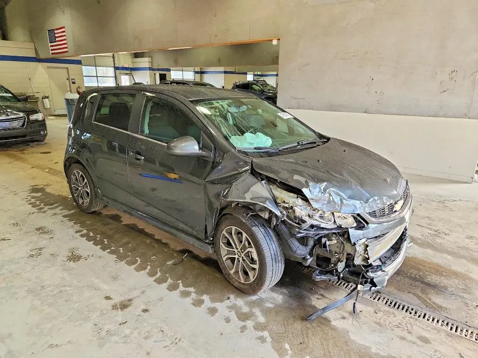 2017 CHEVROLET SONIC LT  