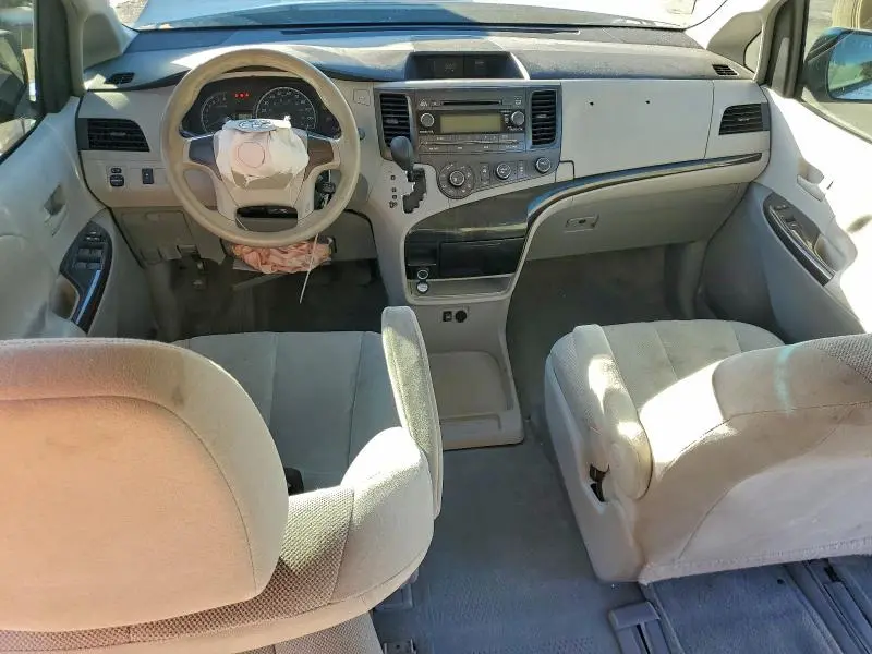 2014 TOYOTA SIENNA   