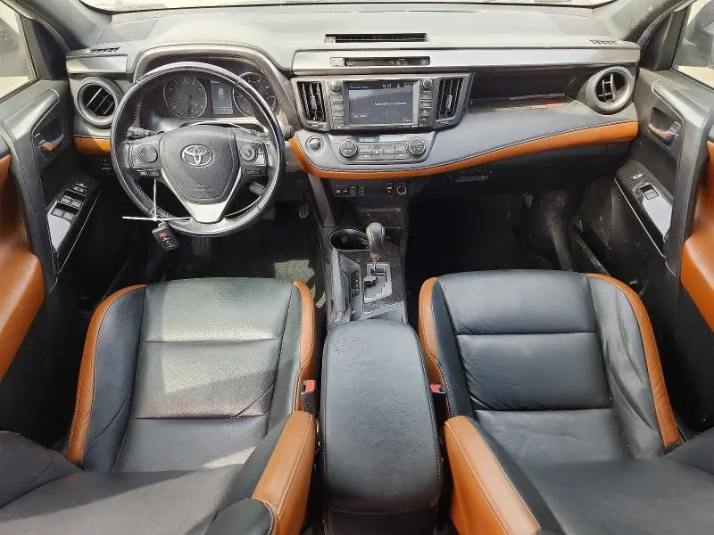 2016 TOYOTA RAV4 SE  