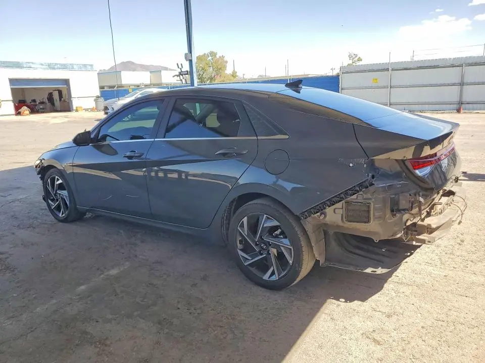 2024 HYUNDAI ELANTRA SEL  