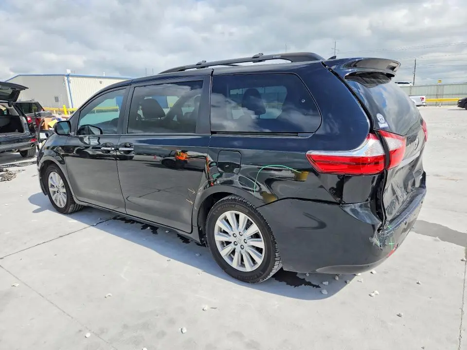 2017 TOYOTA SIENNA LIMITED PREMIUM 7-PASSENGER  