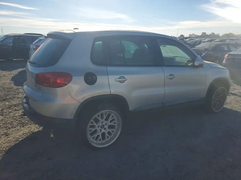 2012 VOLKSWAGEN TIGUAN S  
