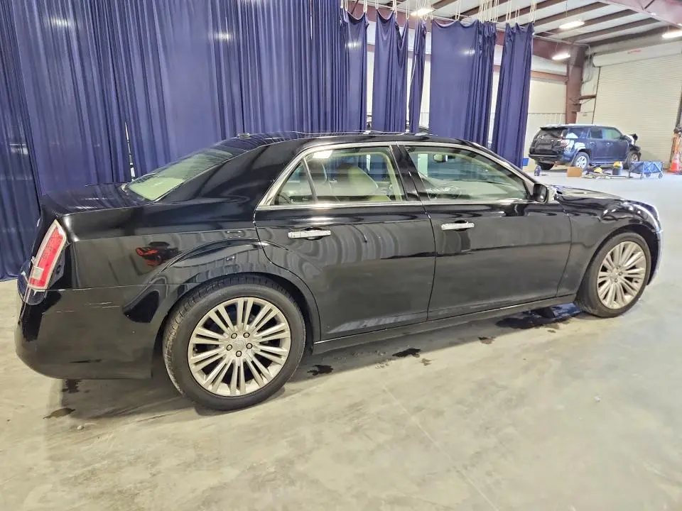 2012 CHRYSLER 300C   