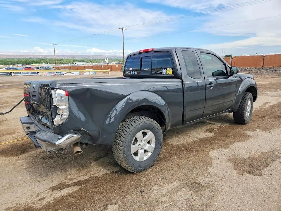 2011 NISSAN FRONTIER SV V6  