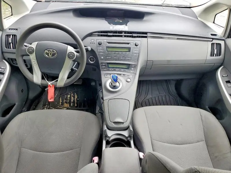2010 TOYOTA PRIUS III  