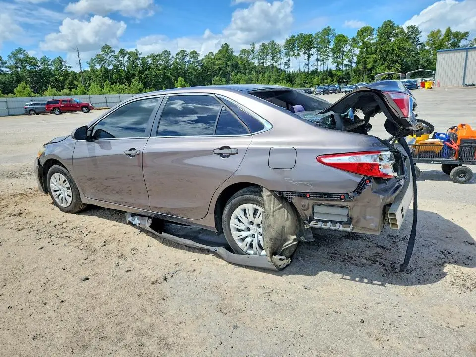 2015 TOYOTA CAMRY LE  