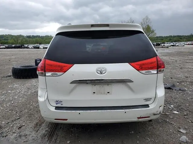 2011 TOYOTA SIENNA XLE  