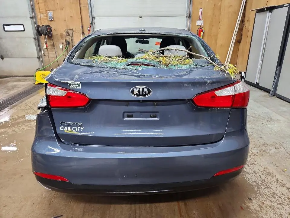 2016 KIA FORTE LX  