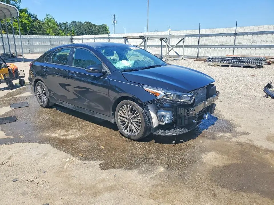 2022 KIA FORTE GT LINE  