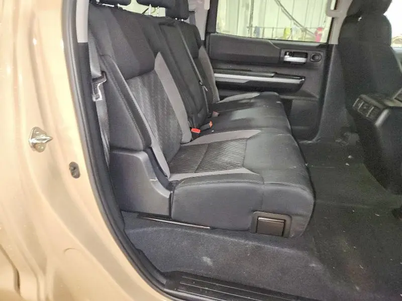 2017 TOYOTA TUNDRA SR5  