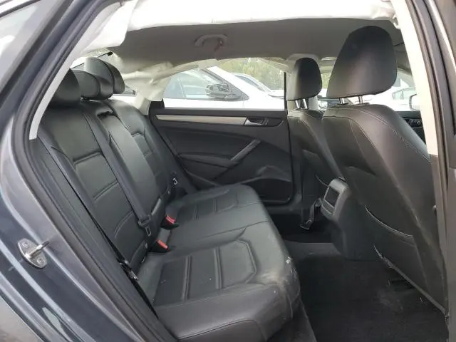 2015 VOLKSWAGEN PASSAT S  