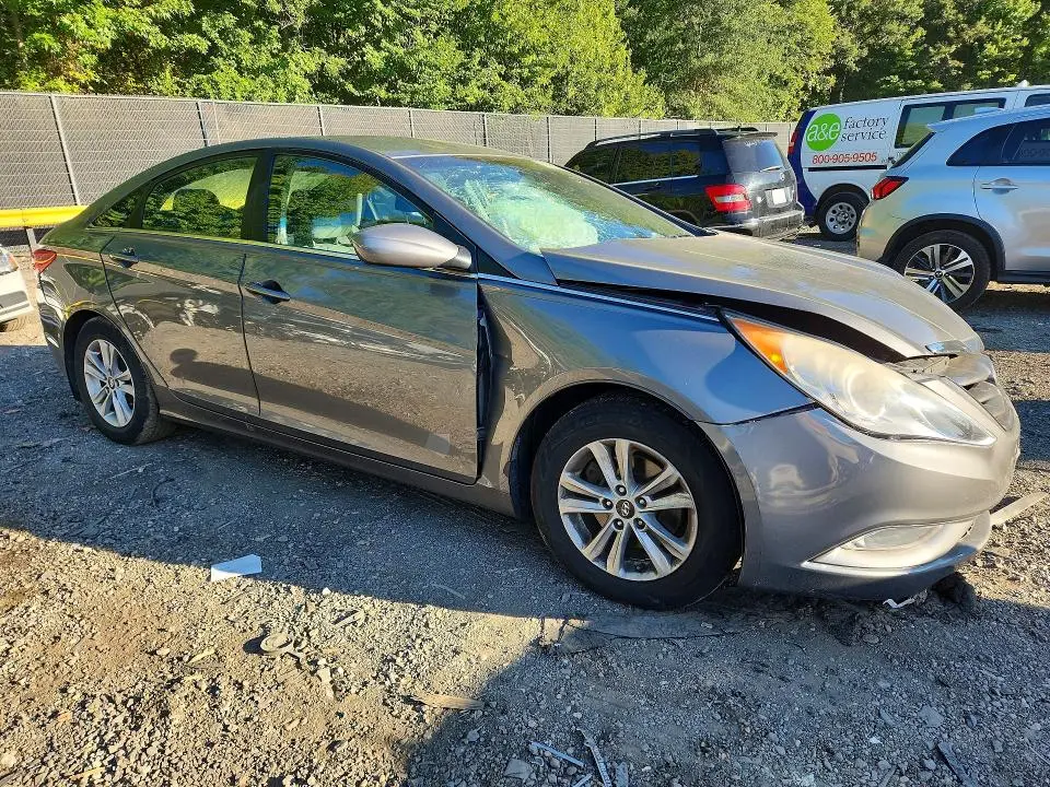 2013 HYUNDAI SONATA GLS  