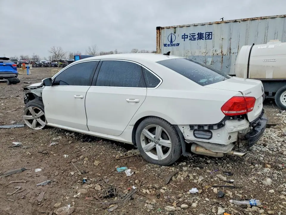 2013 VOLKSWAGEN PASSAT   
