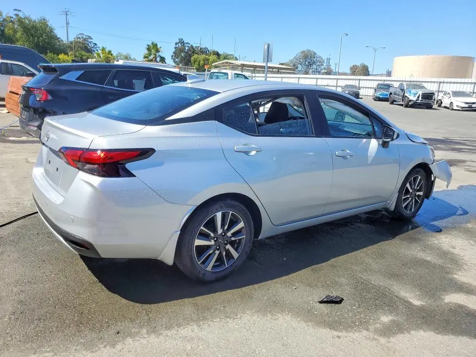 2025 NISSAN VERSA SV  
