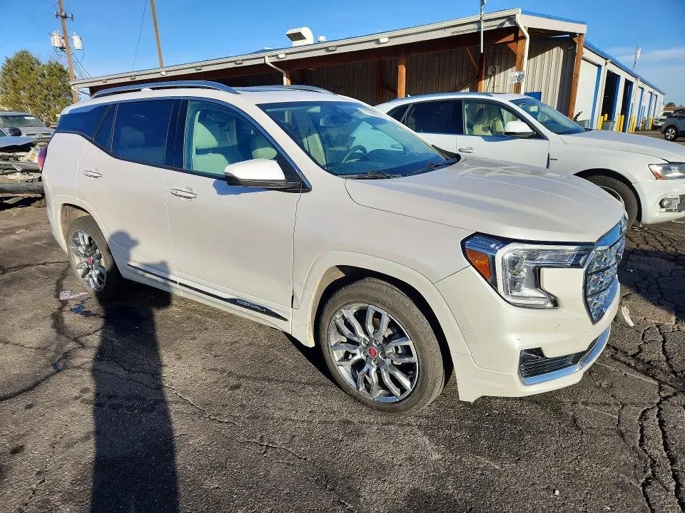 2023 GMC TERRAIN DENALI  