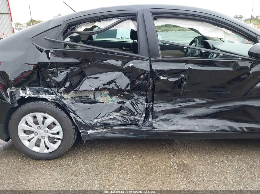 2022 HYUNDAI ACCENT SE