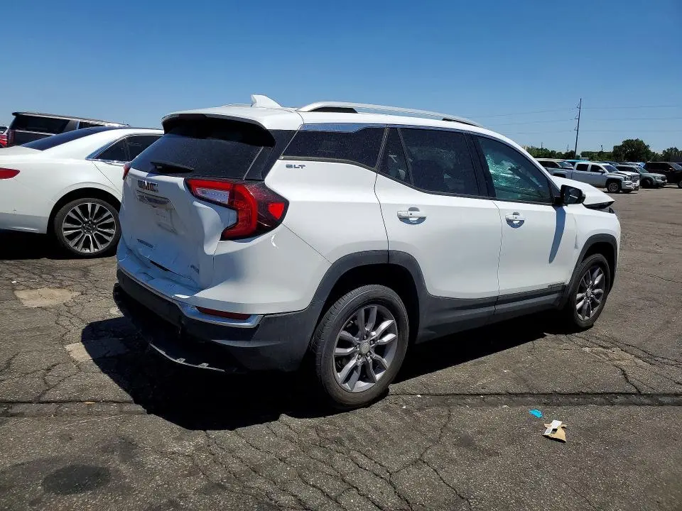 2023 GMC TERRAIN SLT  