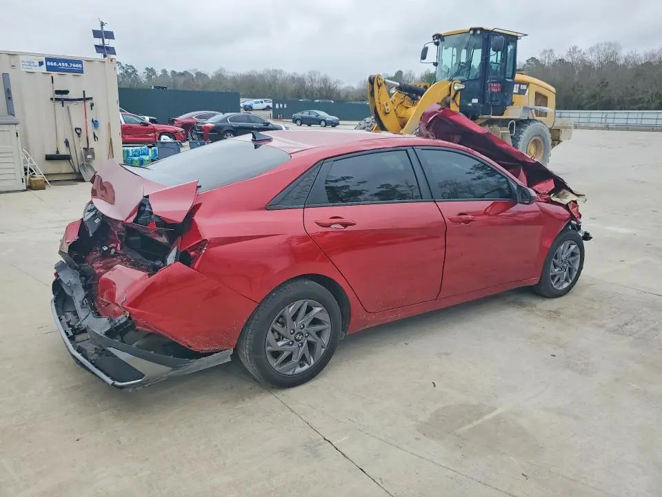 2024 HYUNDAI ELANTRA SEL  