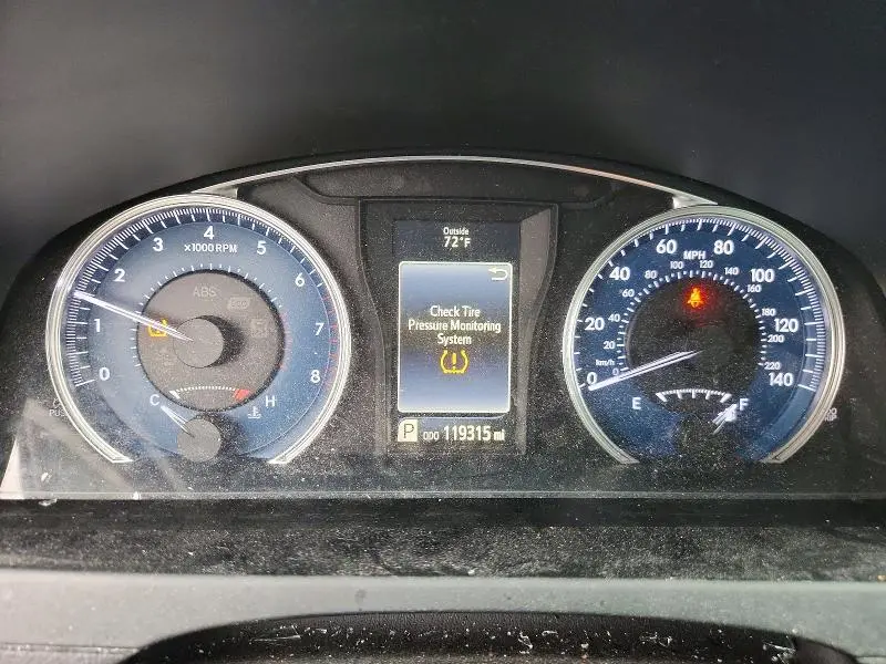 2017 TOYOTA CAMRY LE  