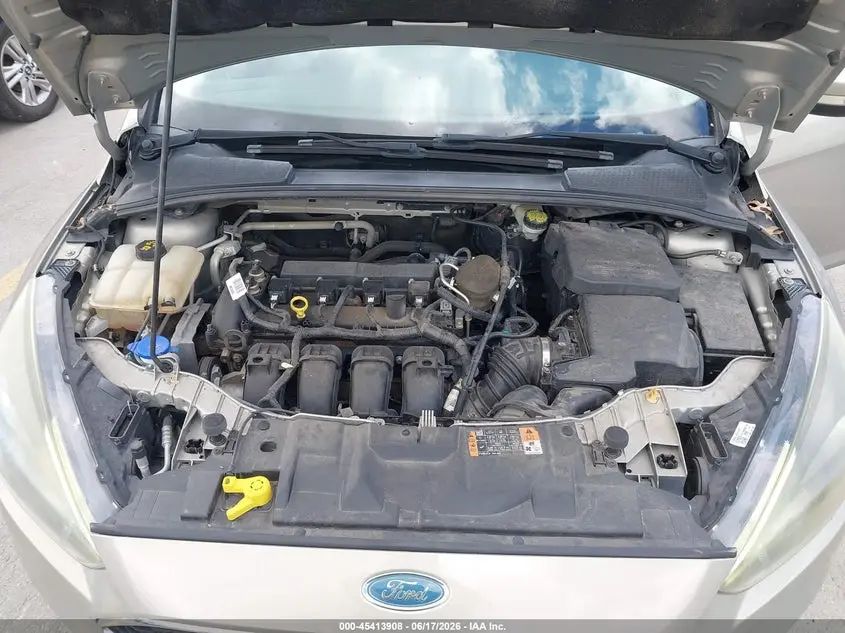 2015 FORD FOCUS SE