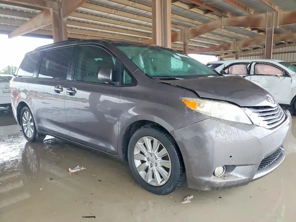 2011 TOYOTA SIENNA LIMITED 7-PASSENGER  