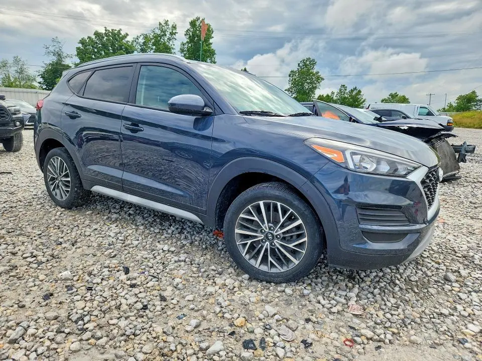 2020 HYUNDAI TUCSON SEL  