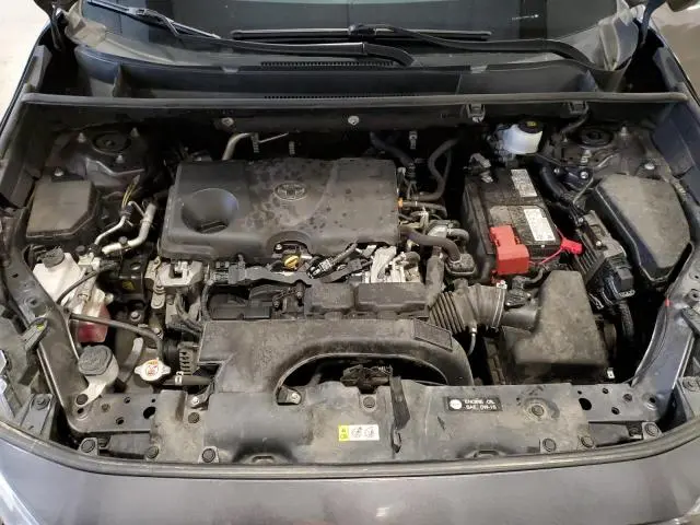 2021 TOYOTA RAV4 XLE  
