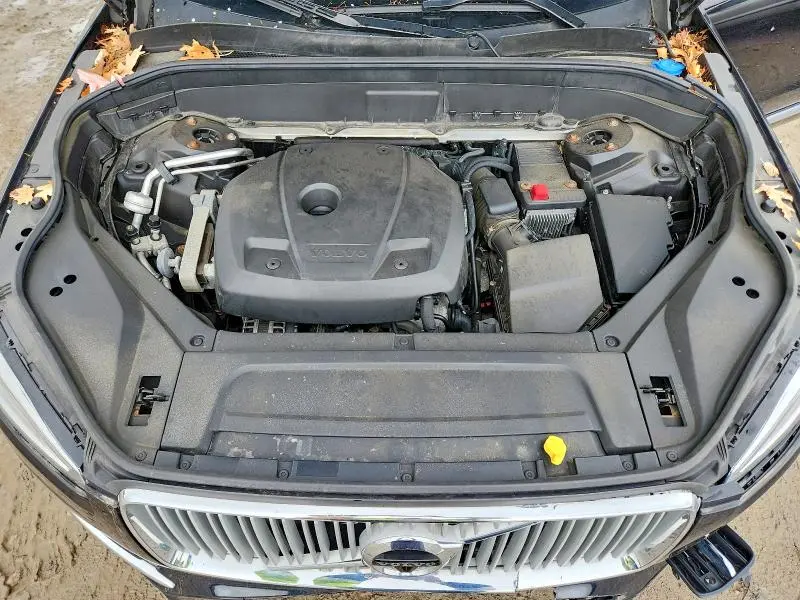 2017 VOLVO XC90 T6  