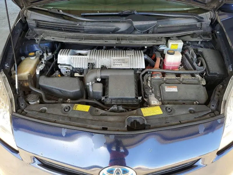 2013 TOYOTA PRIUS THREE  