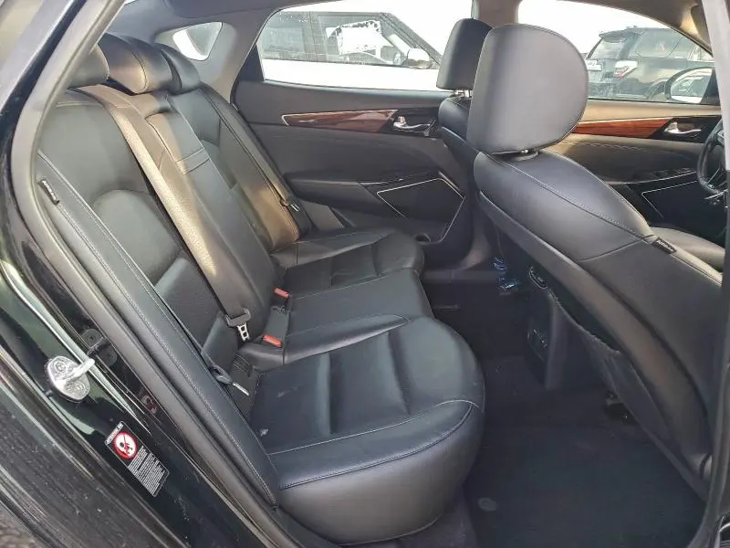 2017 KIA CADENZA PREMIUM  