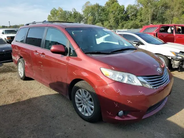 2016 TOYOTA SIENNA XLE  