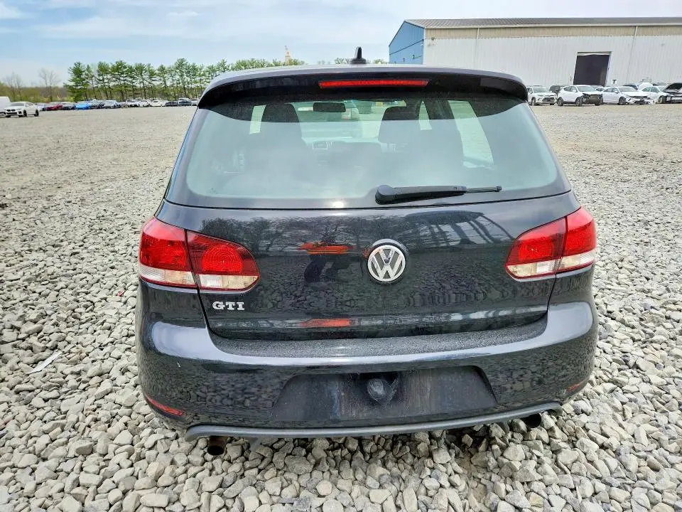 2014 VOLKSWAGEN GTI   