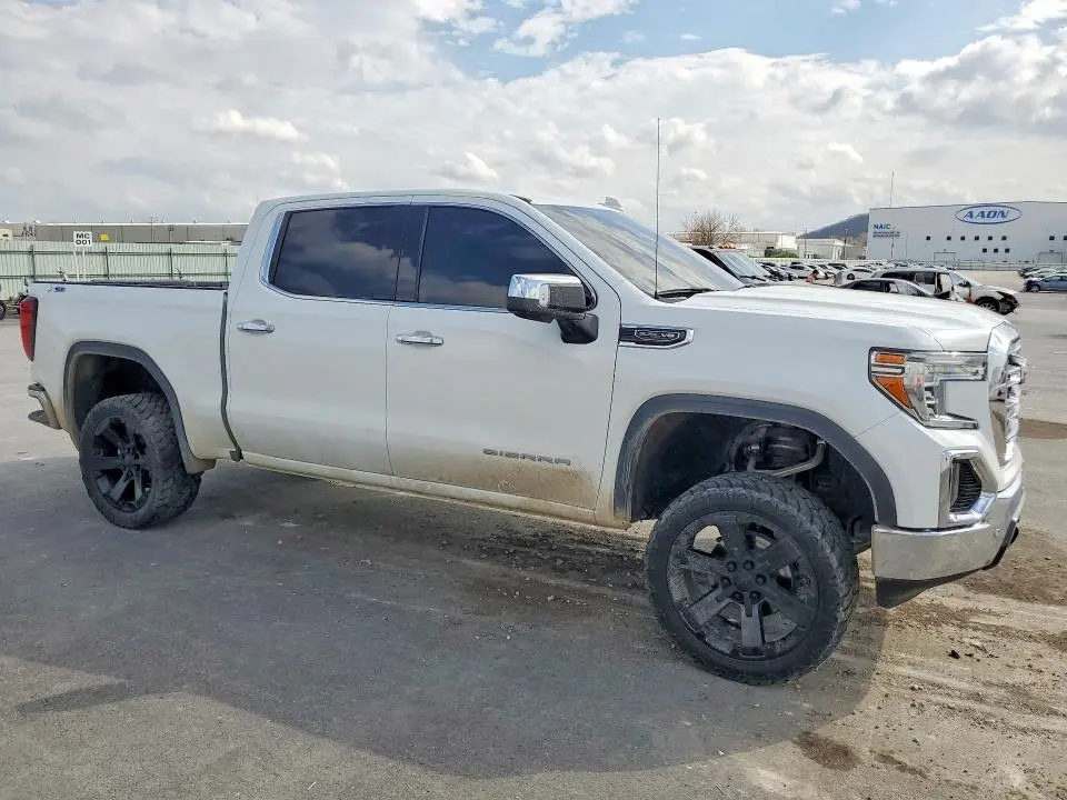 2020 GMC SIERRA K1500 SLT  