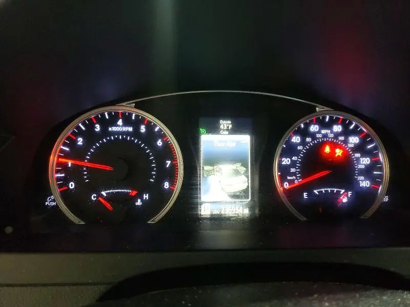 2016 TOYOTA CAMRY LE  