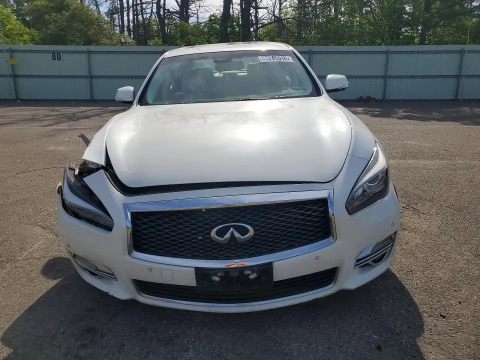 2017 INFINITI Q70L 3.7  