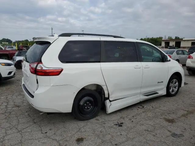 2019 TOYOTA SIENNA LE  