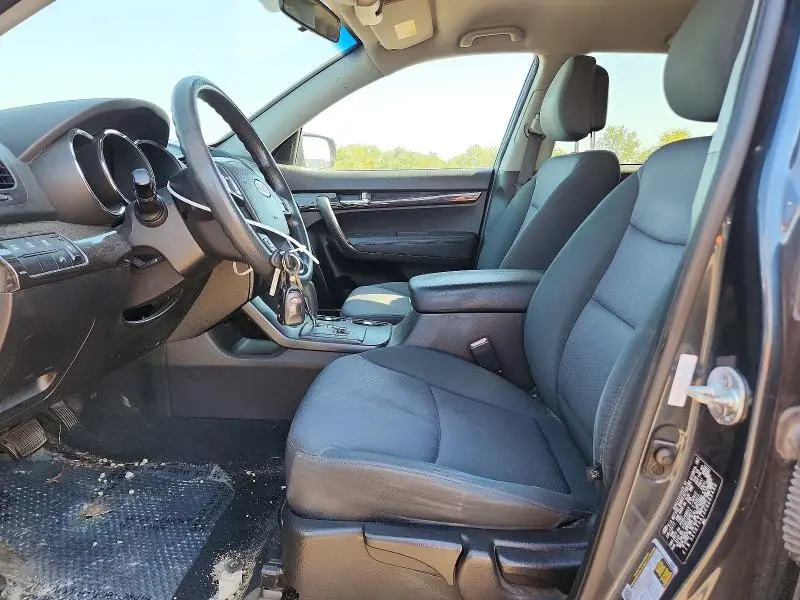 2012 KIA SORENTO LX  