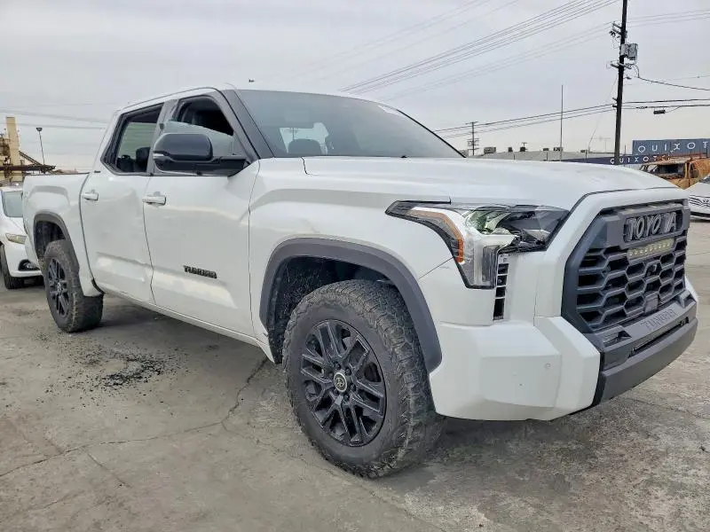 2024 TOYOTA TUNDRA CREWMAX LIMITED  