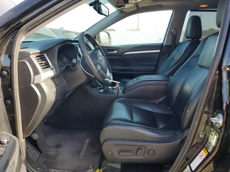 2015 TOYOTA HIGHLANDER XLE  