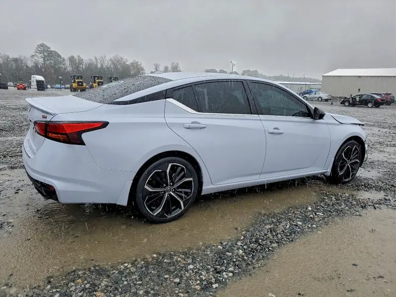2023 NISSAN ALTIMA SR  
